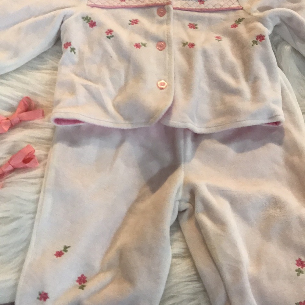 Ivory with flowers velour pant suit 3-6 months